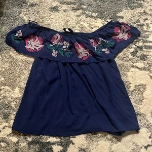 Cute blouse size small